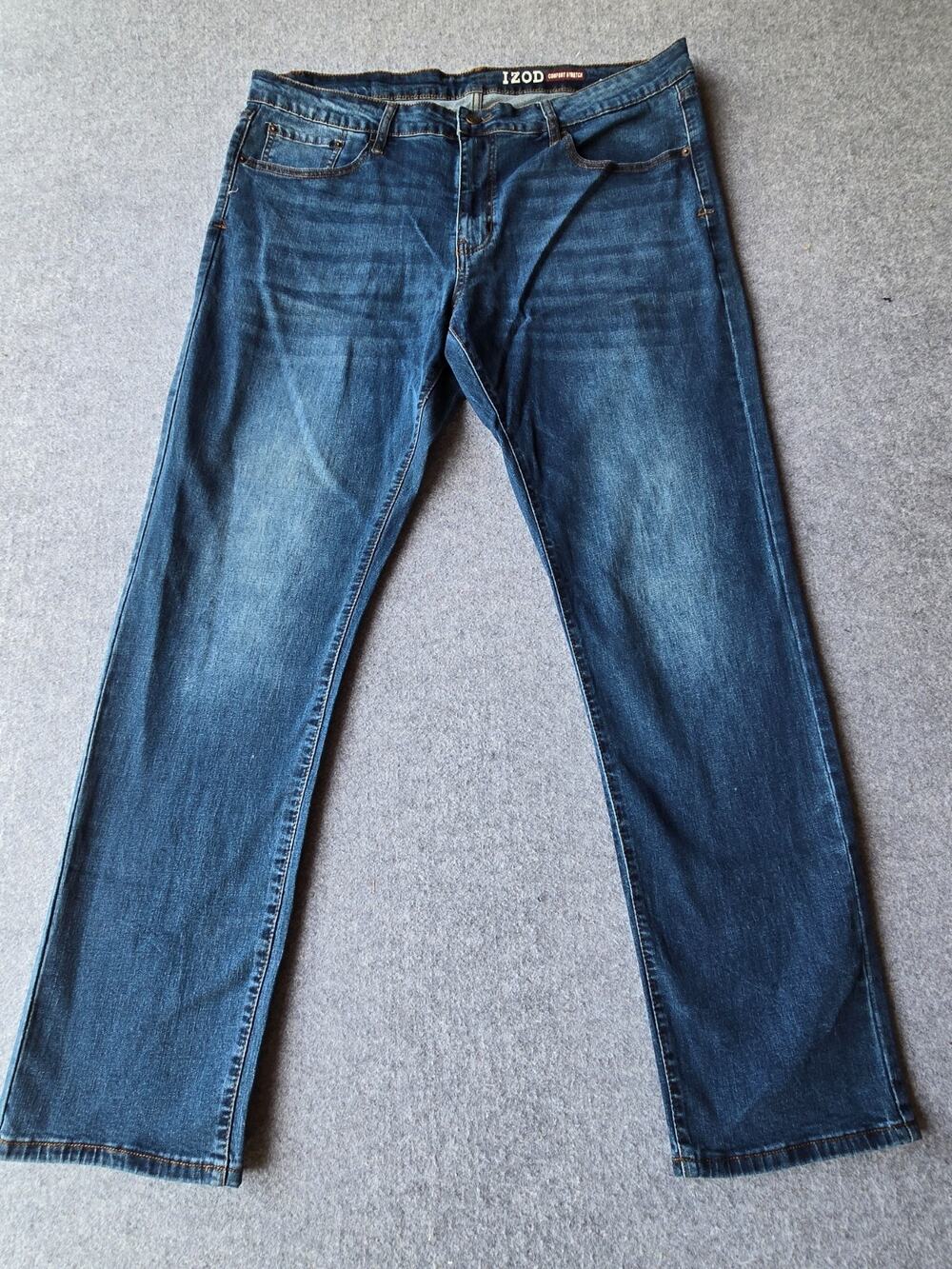 IZOD Men's Jeans Straight Fit Comfort Stretch Medium Wash Blue Denim Size 40x32